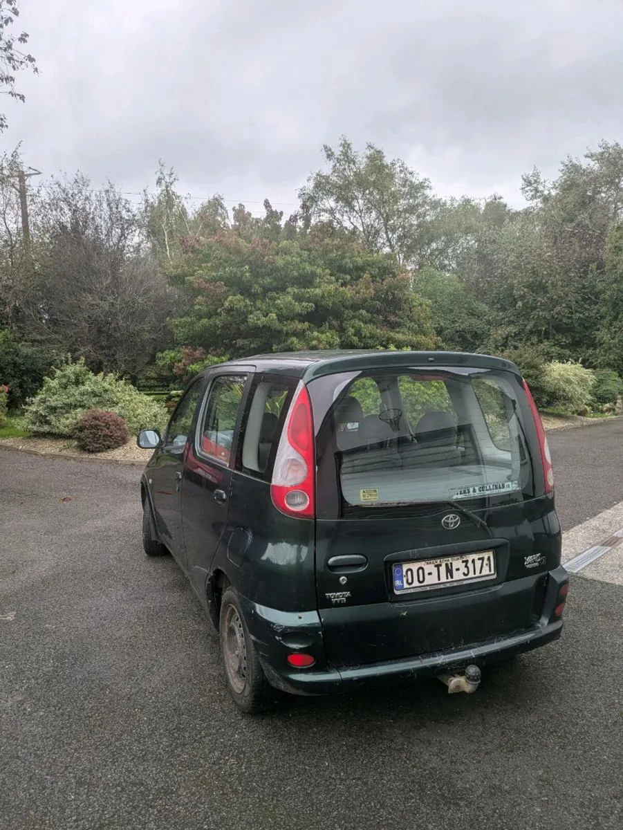 Toyota Yaris Verso 2000 - Image 2