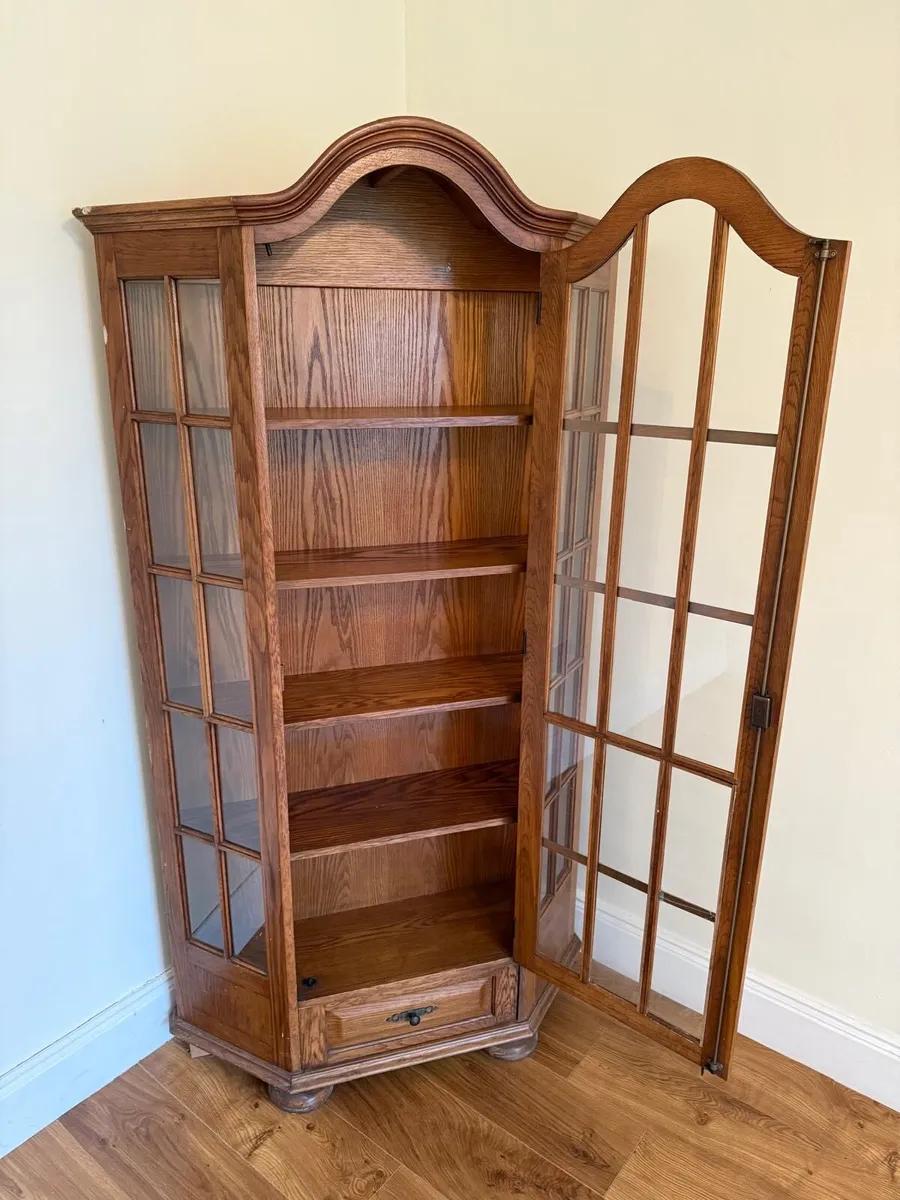 Glass cabinet - Image 1
