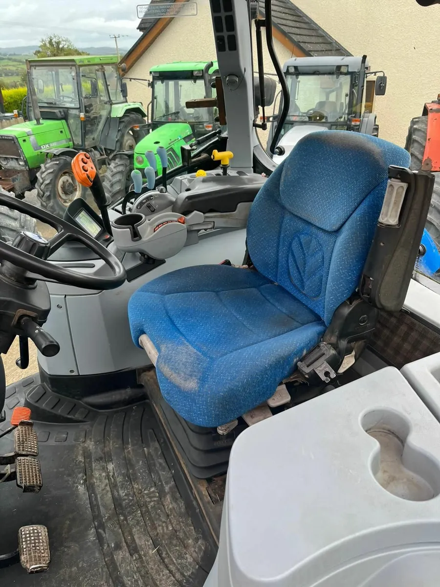 NEWHOLLAND - Image 2