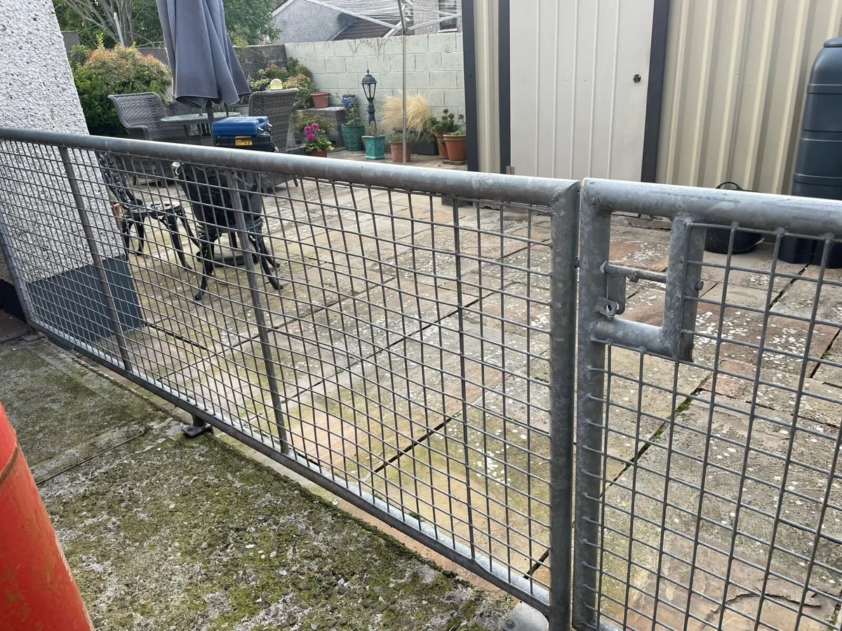 Railing - Image 2