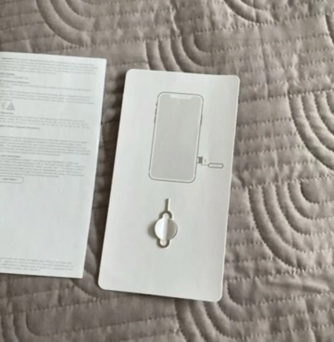 iPhone XR box - box only - Image 3