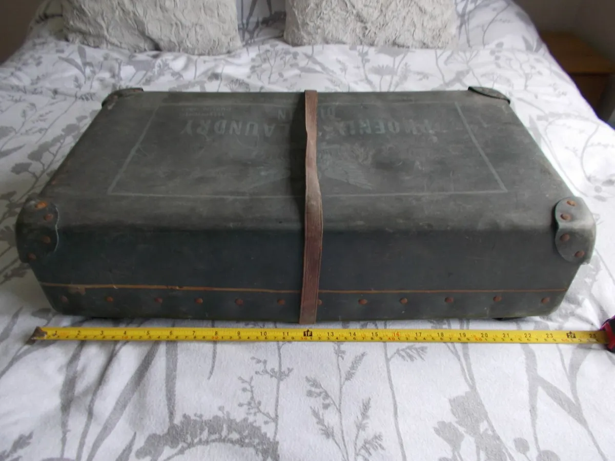 1951 Phoenix Laundry Box / Case - Image 2