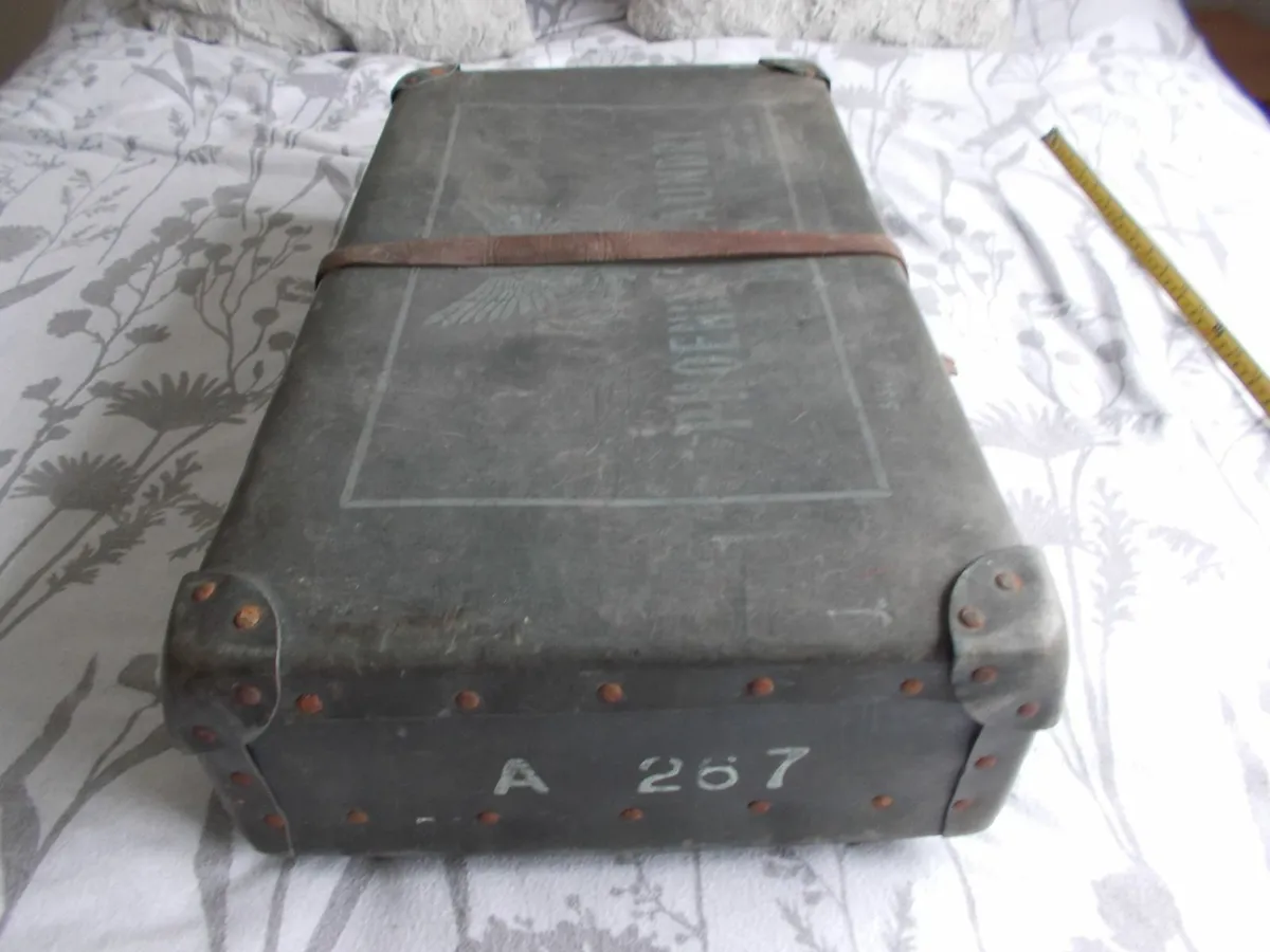 1951 Phoenix Laundry Box / Case - Image 4