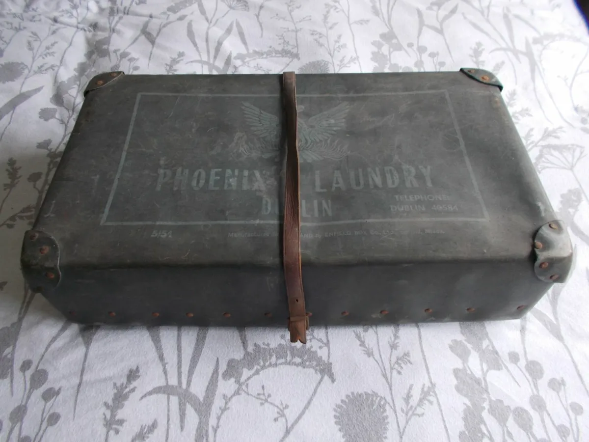 1951 Phoenix Laundry Box / Case - Image 1