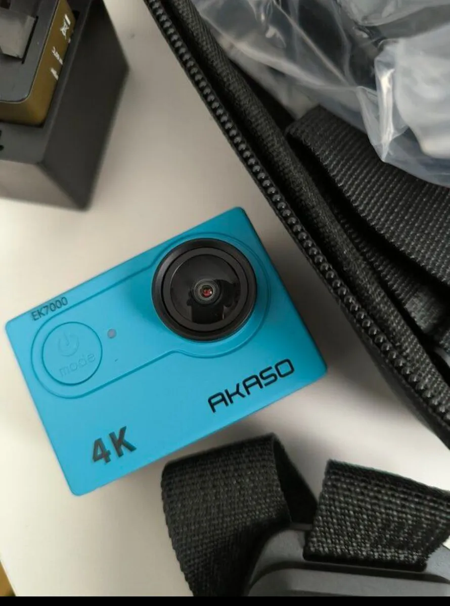 Akaso EK7000 4k action cam brand new never used - Image 1