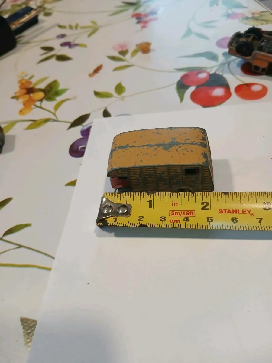 VINTAGE LESNEY  MODEL  LORRY - Image 1