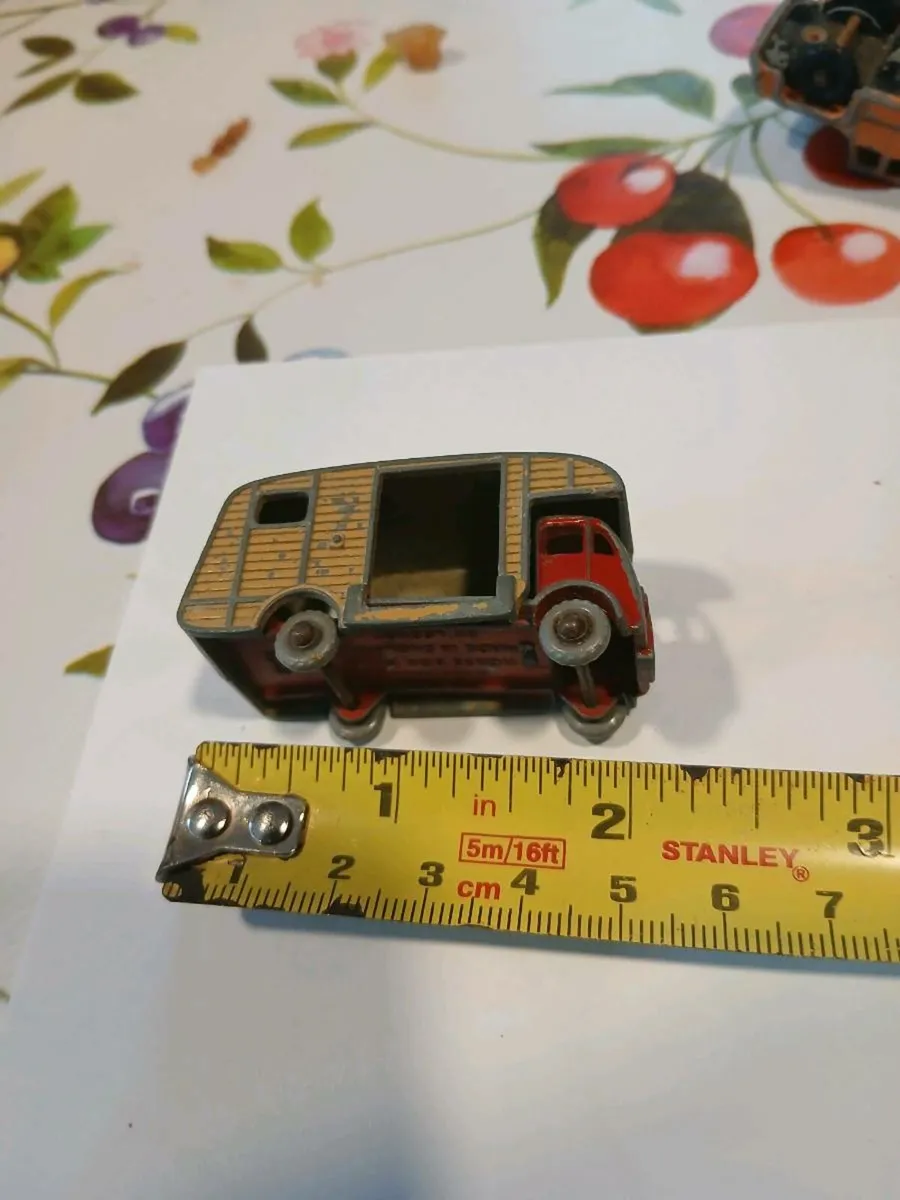 VINTAGE LESNEY  MODEL  LORRY - Image 2
