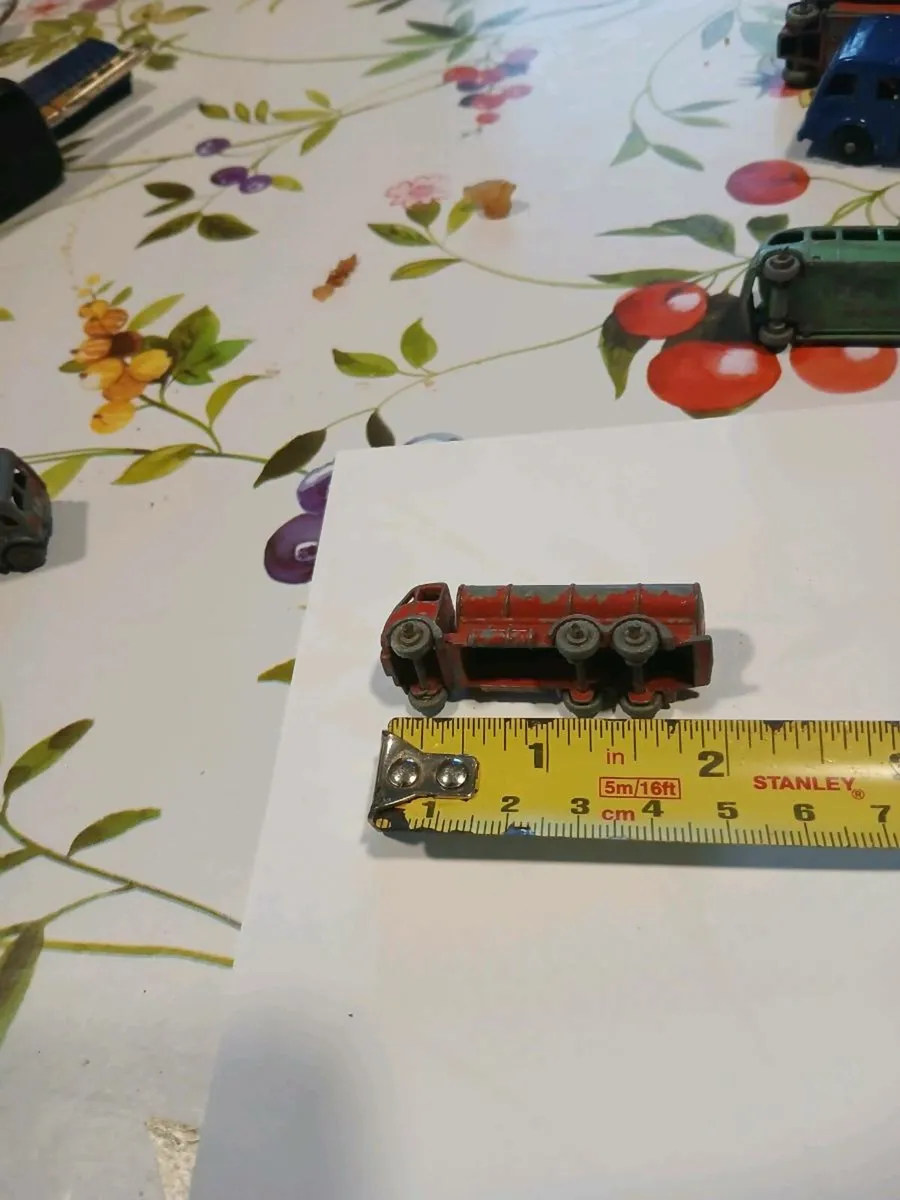 VINTAGE LESNEY MODEL - Image 1