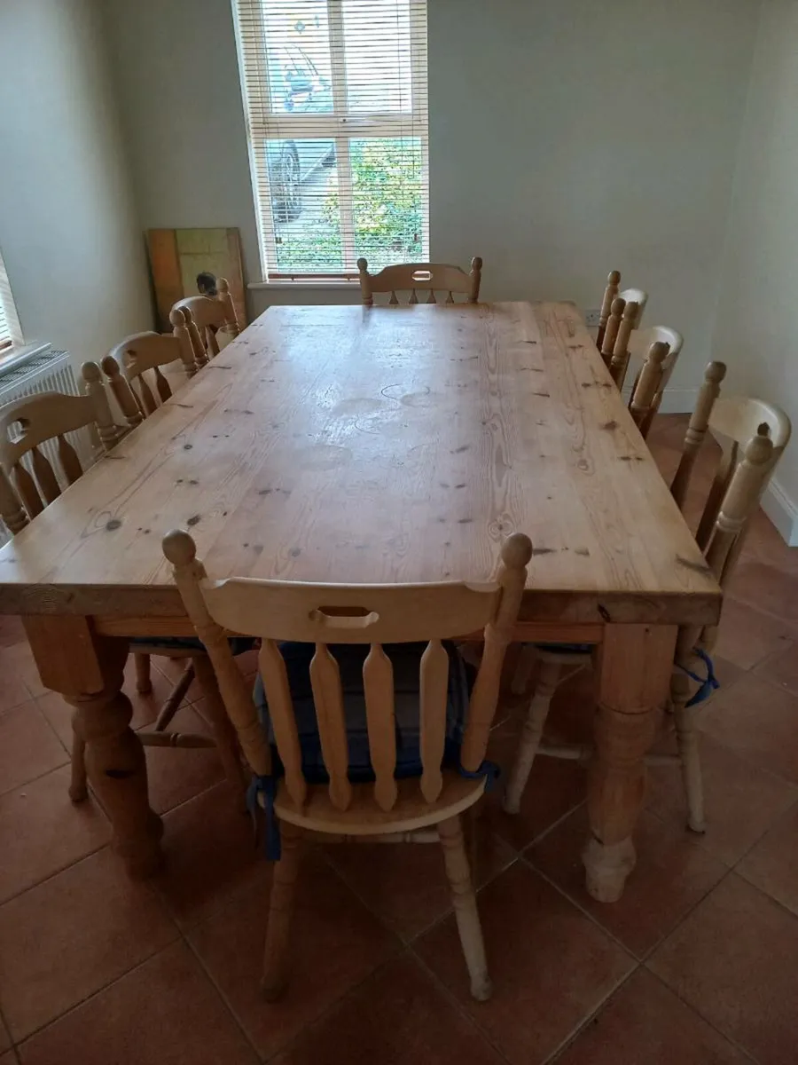 Dining room table and chairs - Image 2