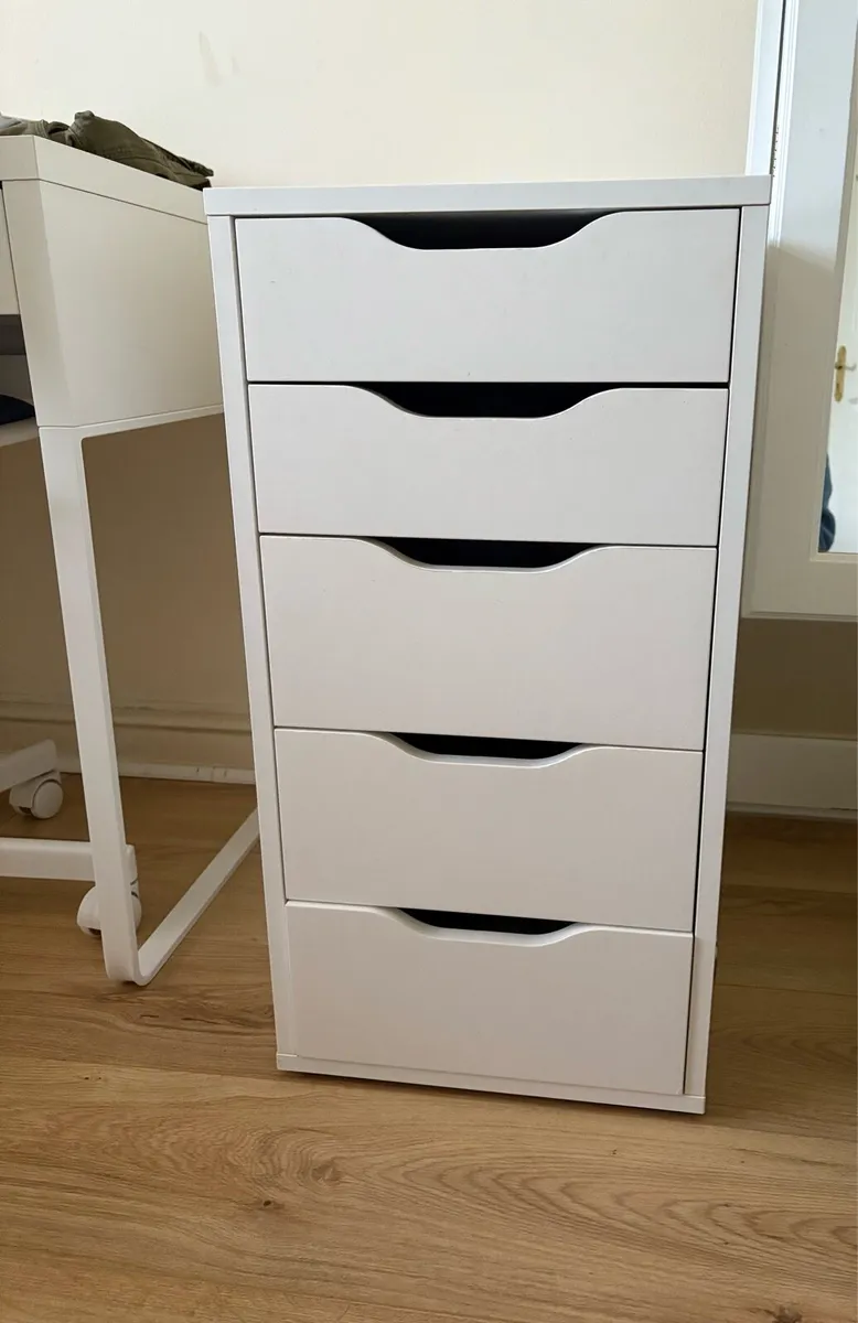 Storage unit - Image 1
