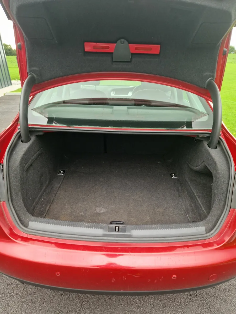 Audi A4 2012 - Image 2