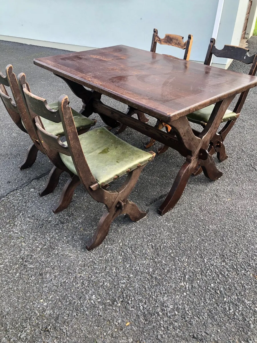 Table and 4 chairs - Image 2
