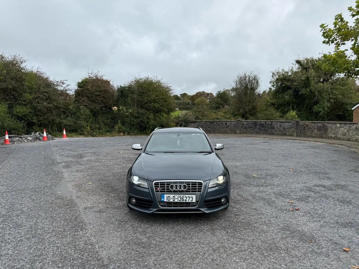AUDI S4 3.0 V6 AUTO ESTATE - Image 2