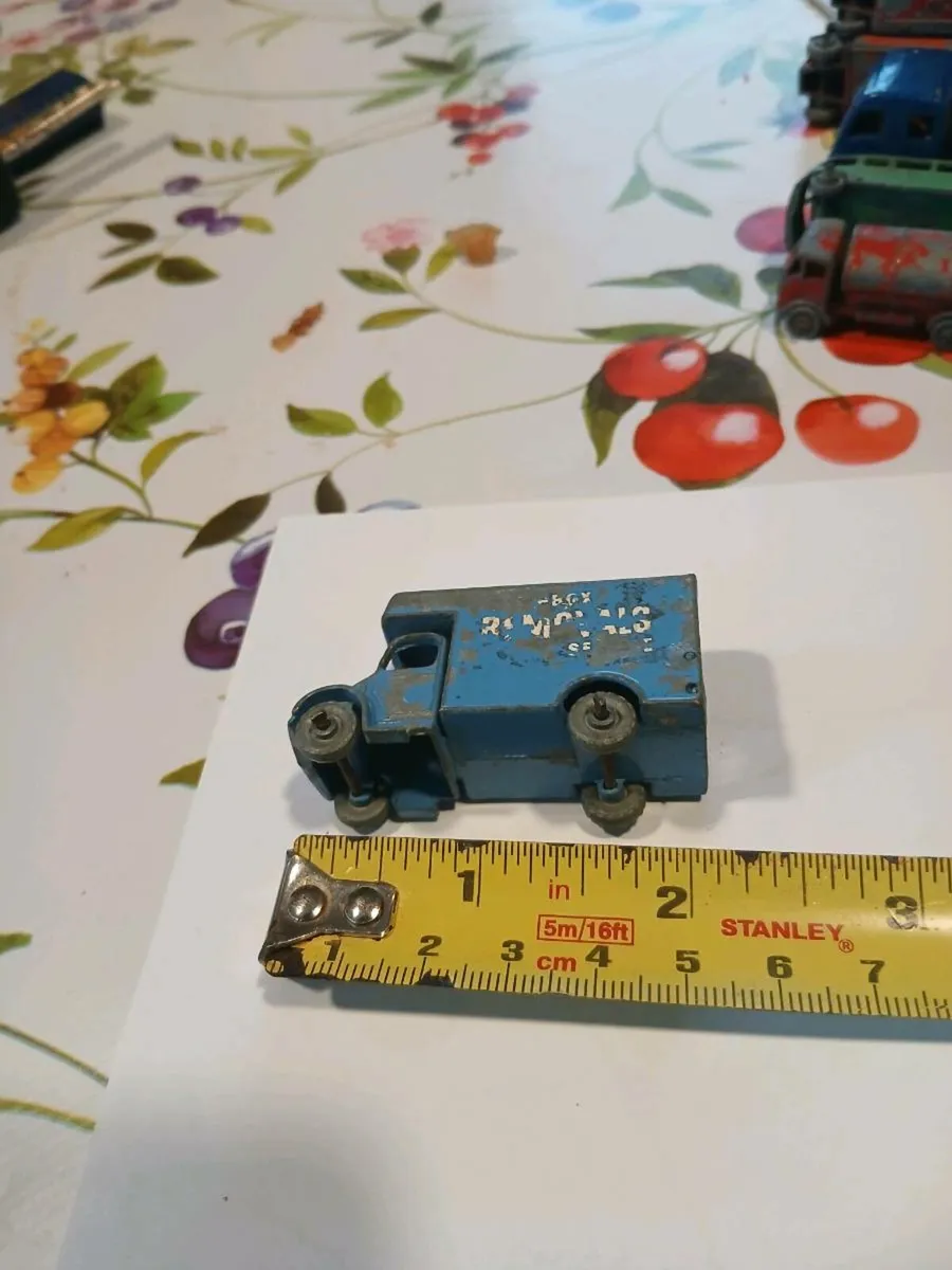 VINTAGE LESNEY  MODEL - Image 1