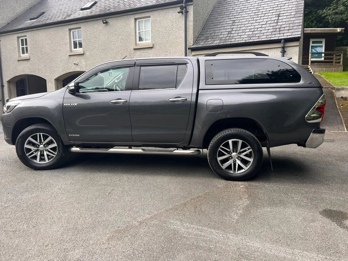 Toyota Hilux 2017 - Image 3