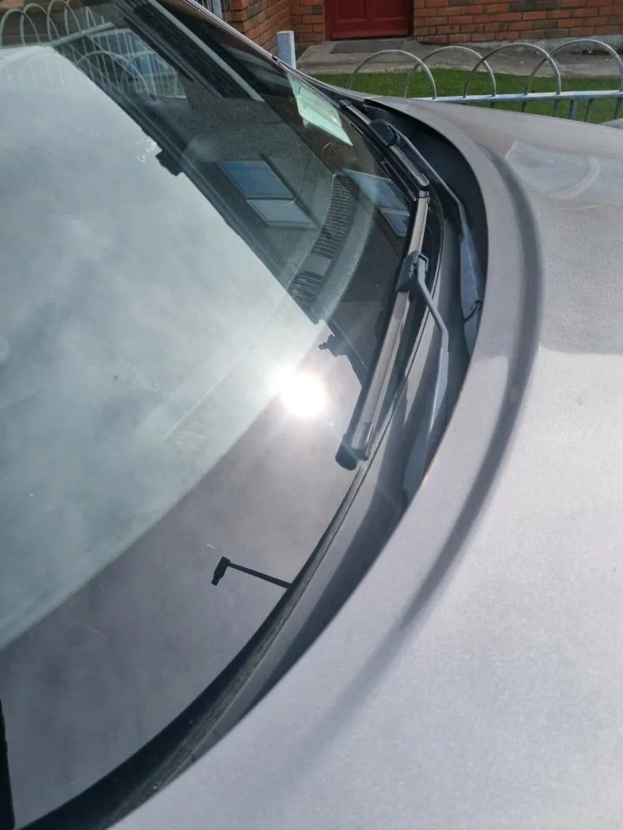 Car - Image 3