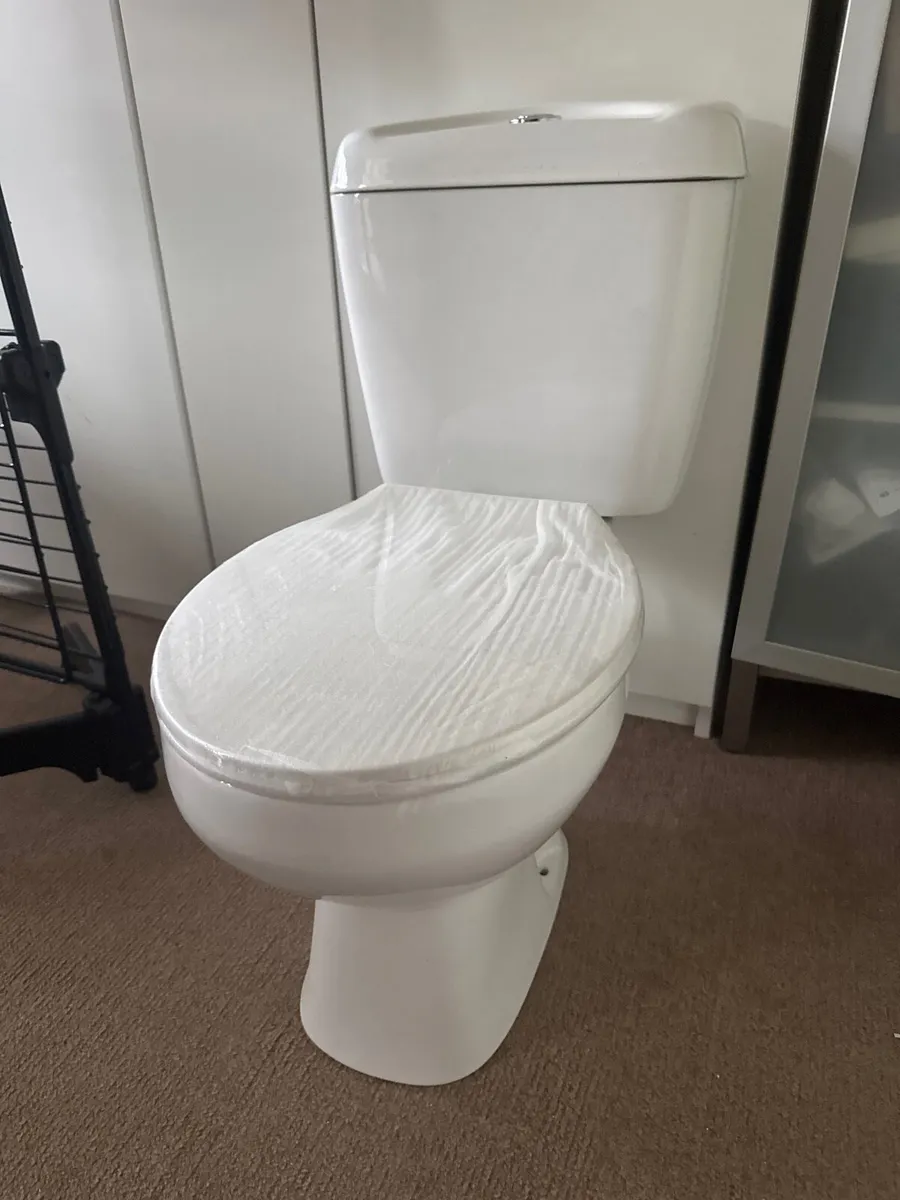 Toilet - Image 2