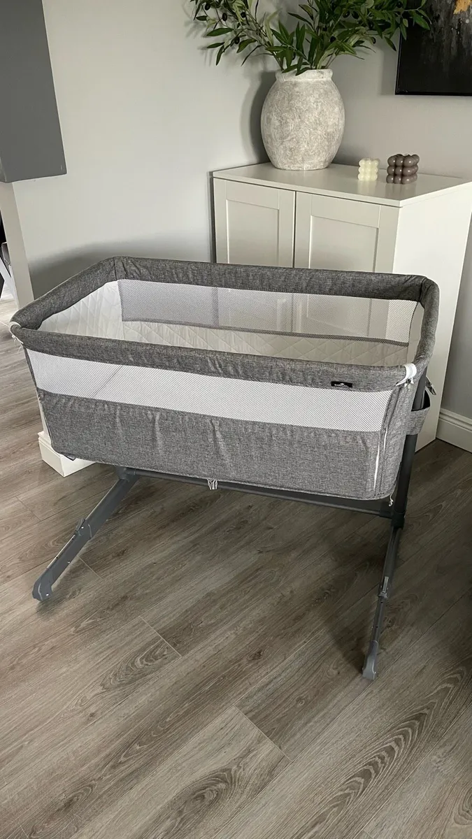 Babylo Cozi Sleeper Bedside Crib Flint - Image 2