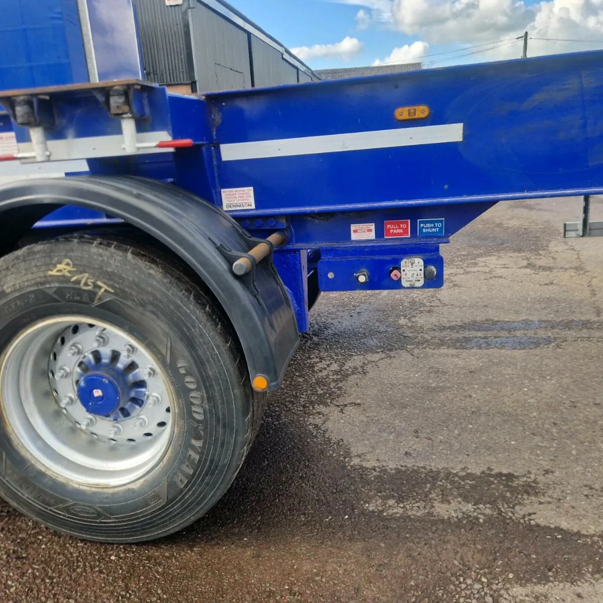 Dennison slider trailer - Image 3