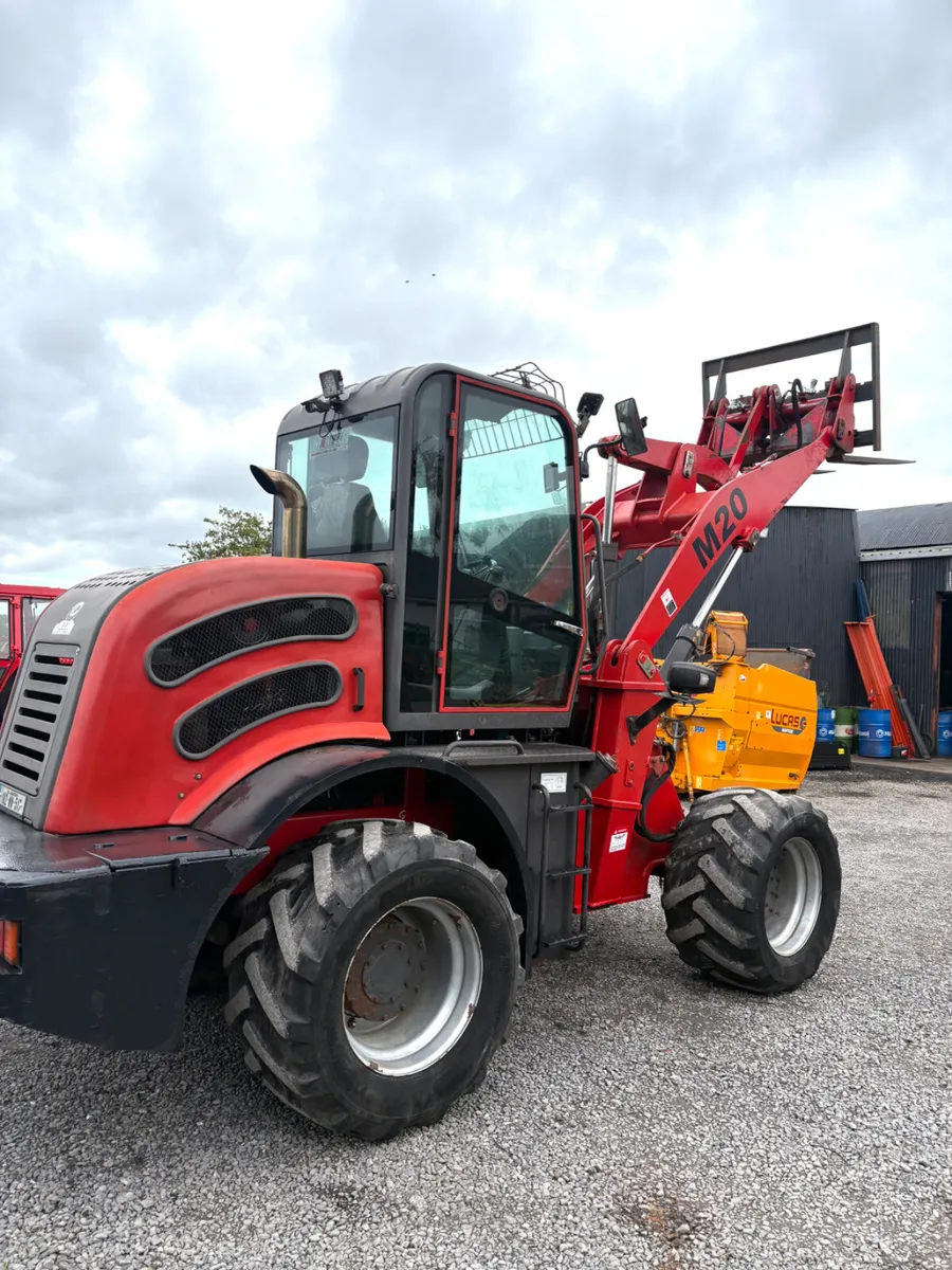 M 20 Loader - Image 1