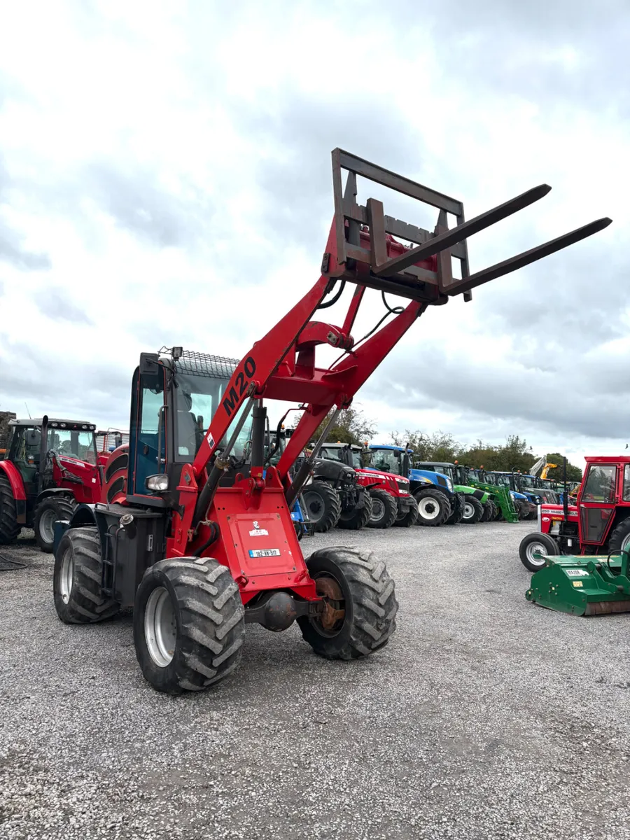 M 20 Loader - Image 2