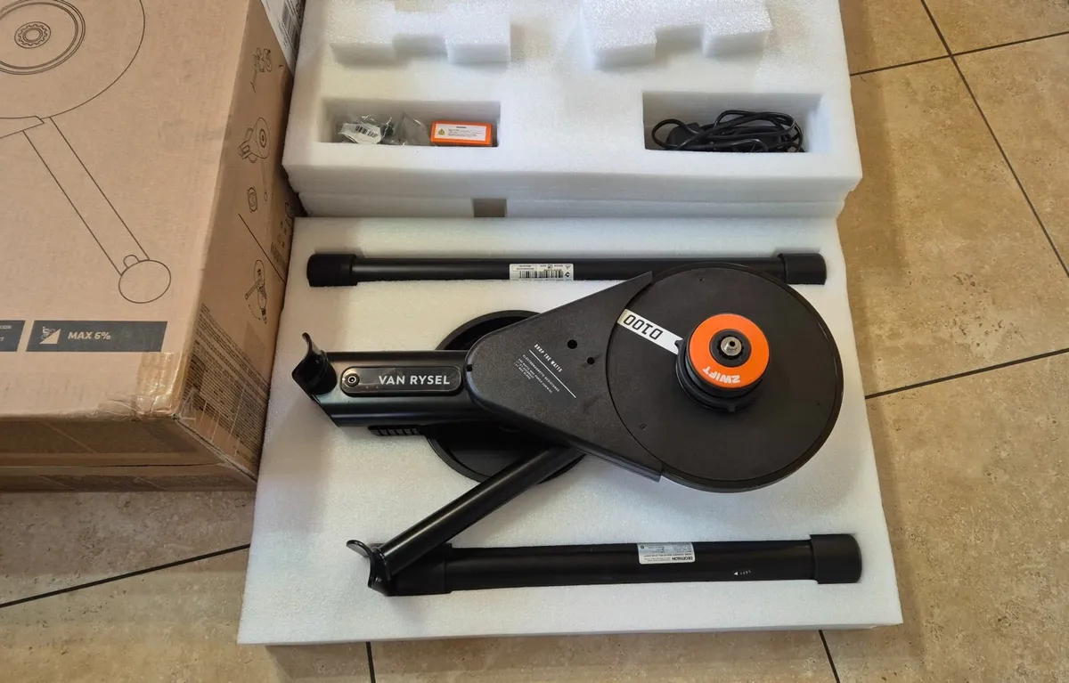 Van Rysel D100 Smart Trainer Zwift Cog and Click - Image 2