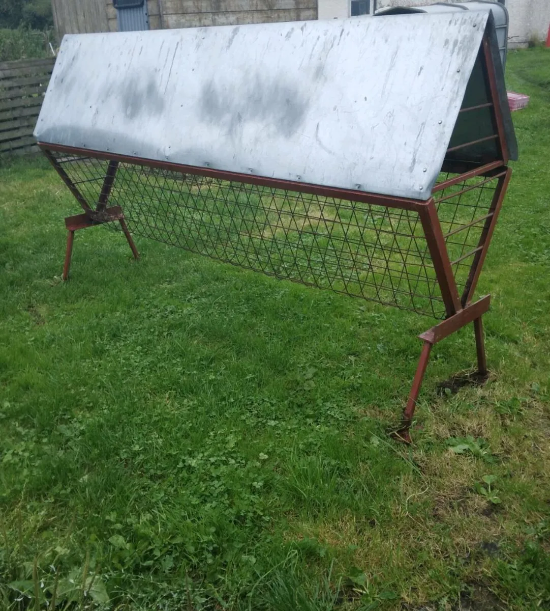 Hay feeder - Image 2
