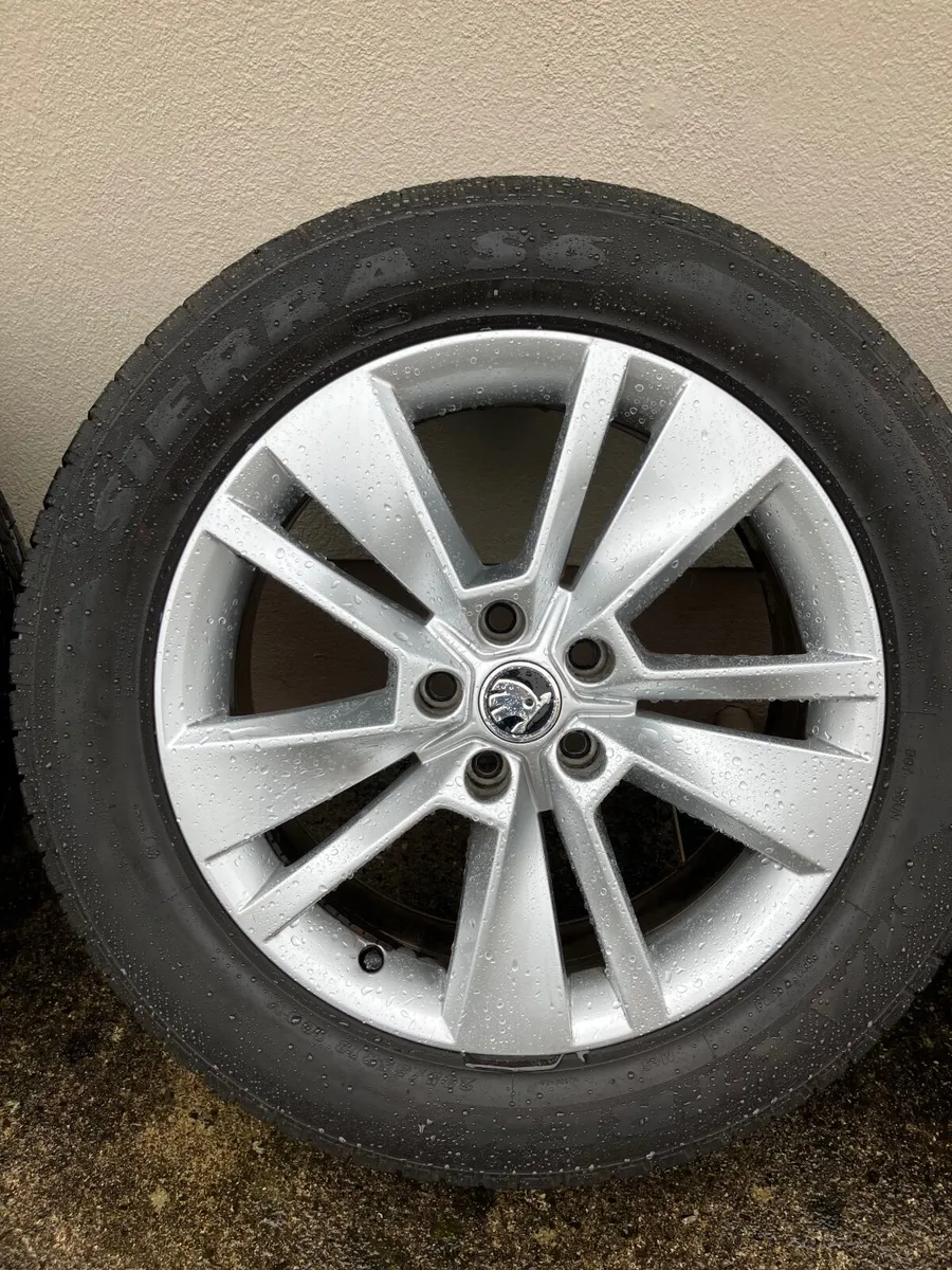 Genuine Skoda 18 inch alloy wheels - Image 3