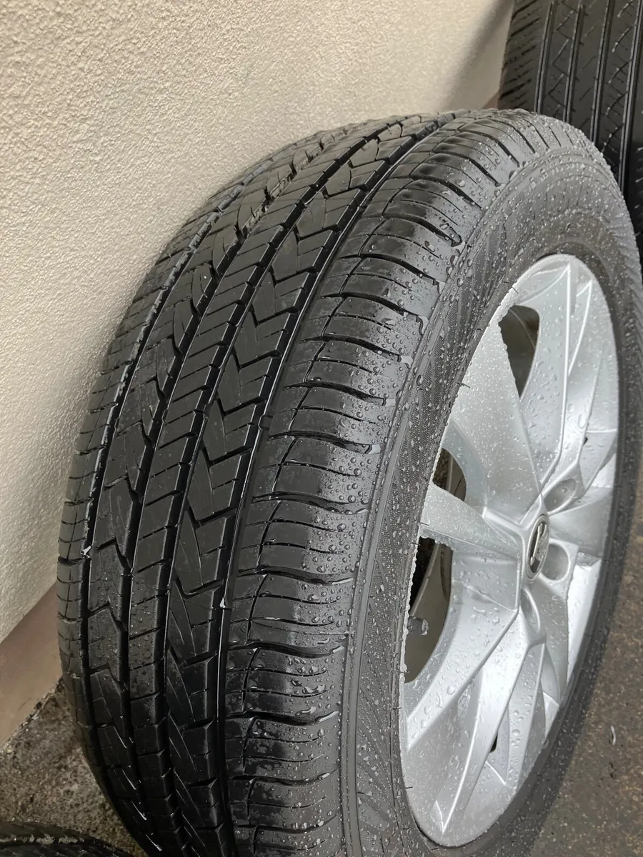 Genuine Skoda 18 inch alloy wheels - Image 4
