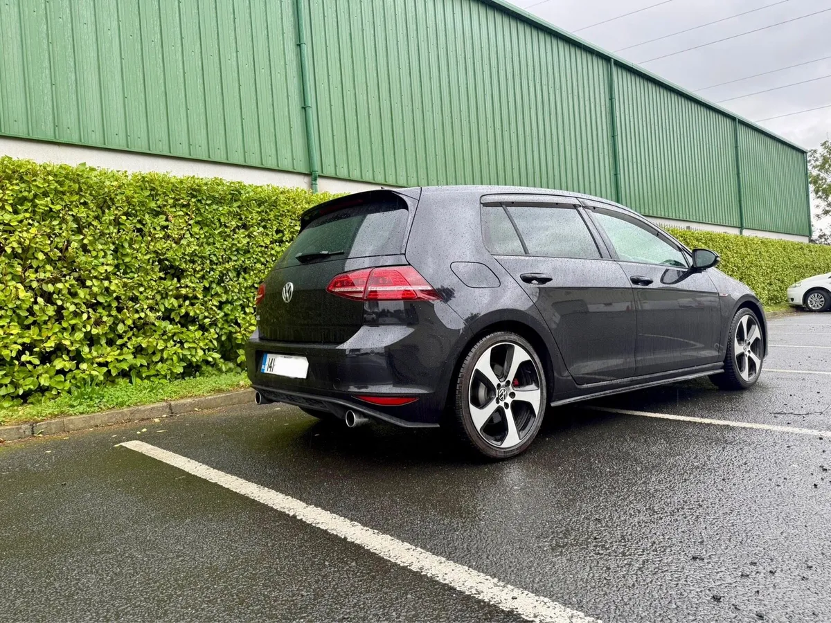 Volkswagen Golf GTI - Image 3