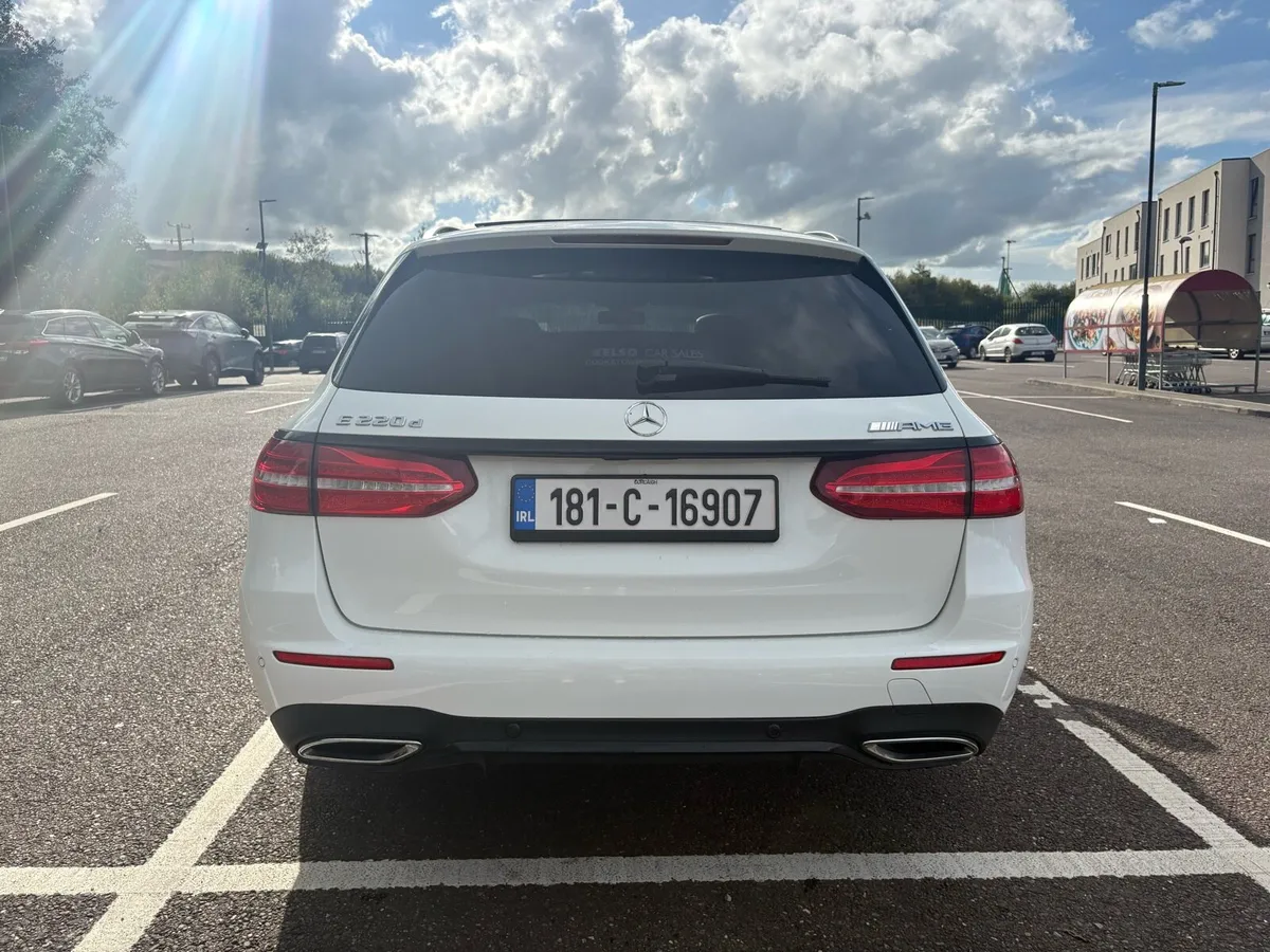 Mercedes E220 - Image 2