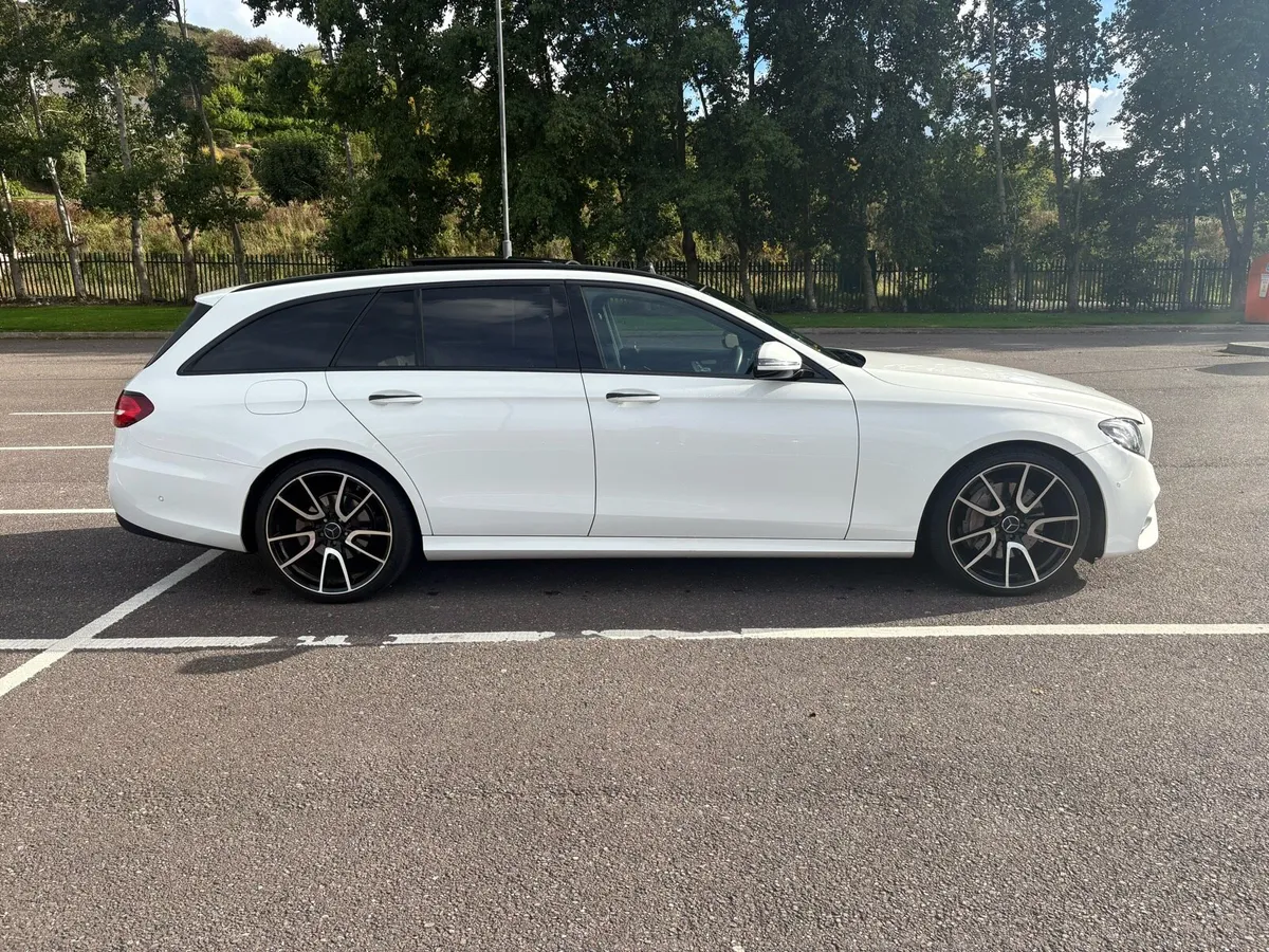 Mercedes E220 - Image 3
