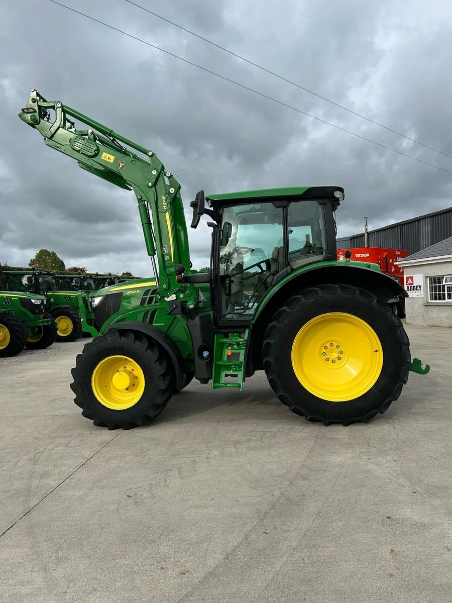 John Deere 6110R - Image 1