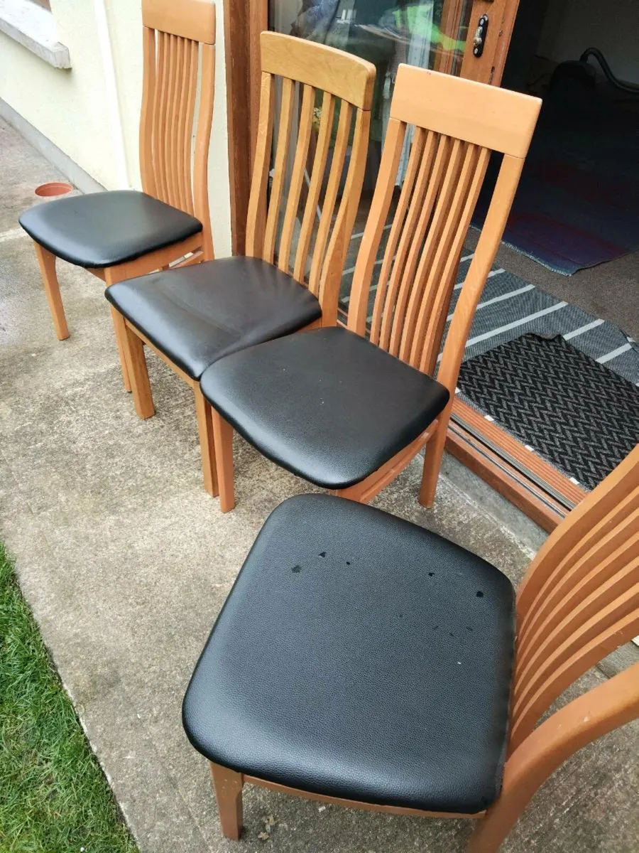 7 chairs for sale - Image 1