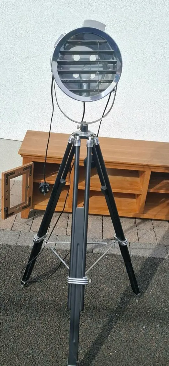 Tripod floor lamp - Image 2