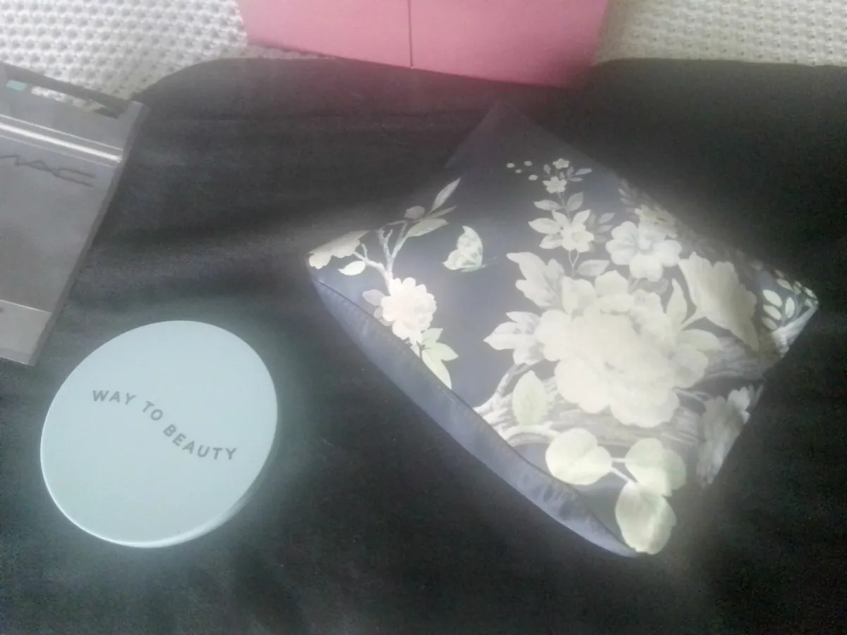 LARGE MAKE UP BUNDLE ALL NEW UNOPENED - Image 2