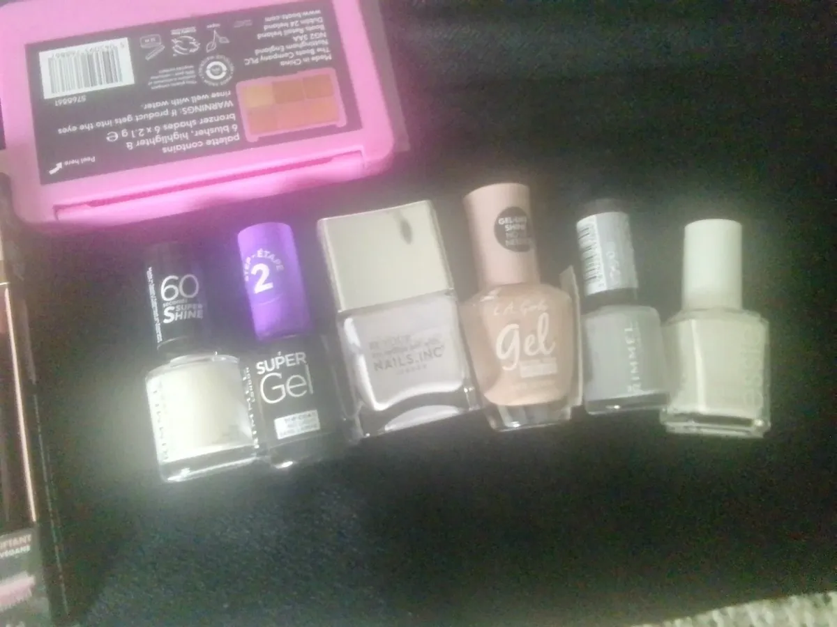 LARGE MAKE UP BUNDLE ALL NEW UNOPENED - Image 3