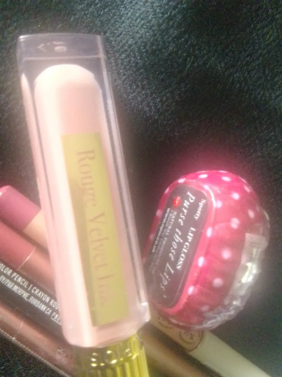 LARGE MAKE UP BUNDLE ALL NEW UNOPENED - Image 4