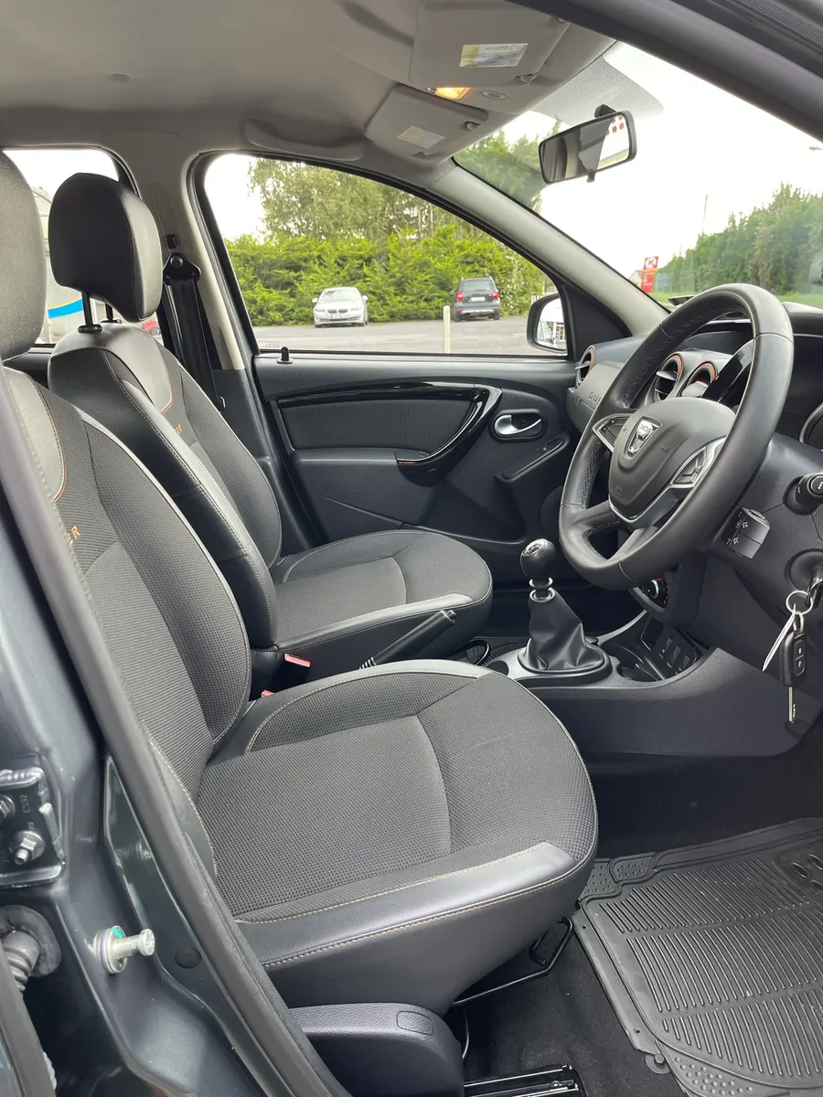 2017 Dacia Duster 1.5 DCi SE Summit. Low Mileage - Image 4