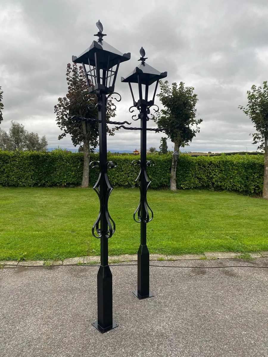 Wrought iron garden lamps - Image 3