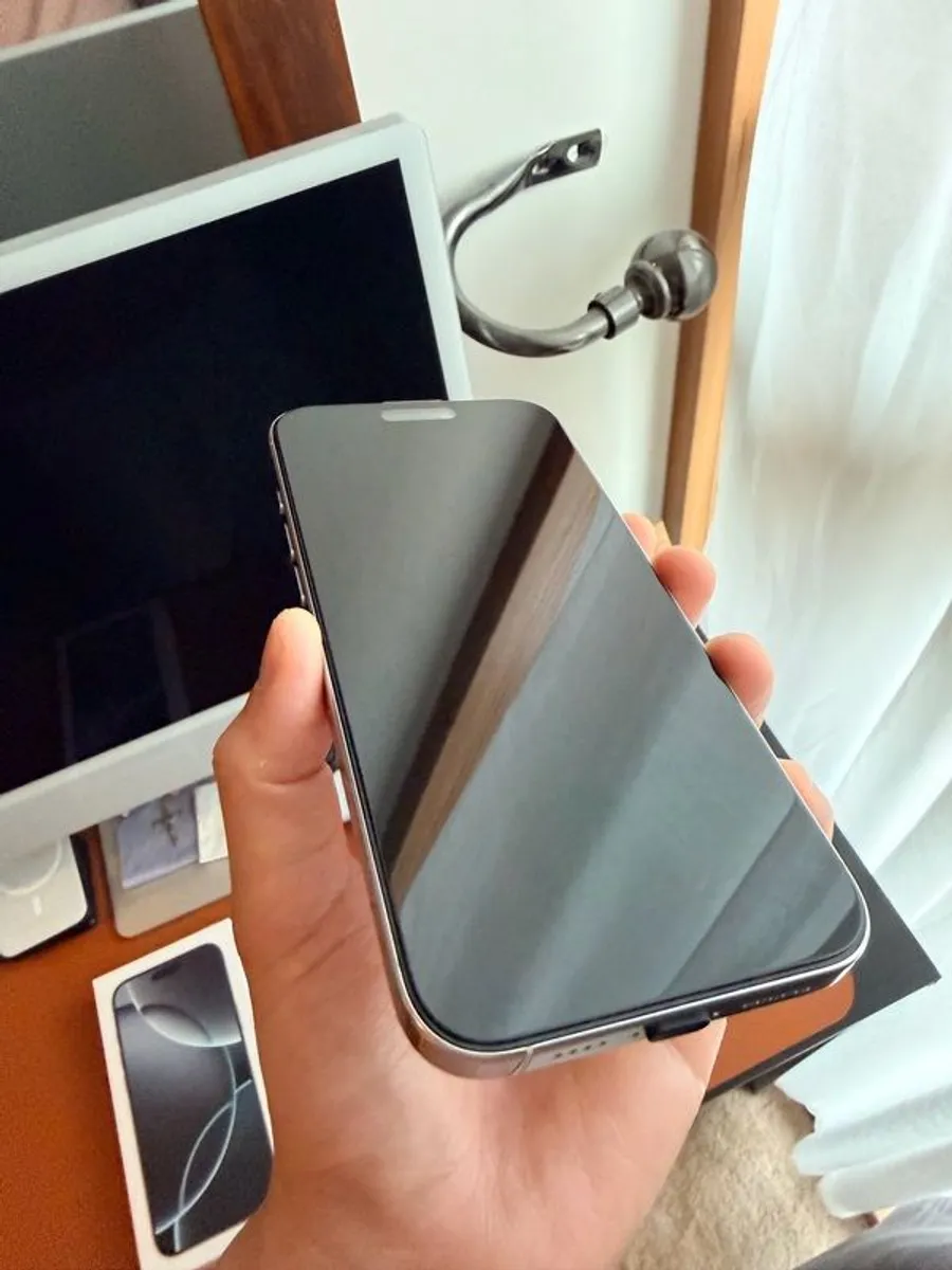 Iphone 16 Pro Max - Image 3
