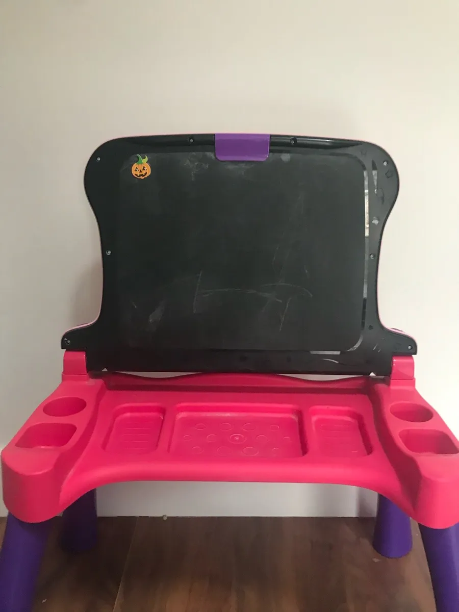 Vtech Touch and Learn Activity desk - Image 4