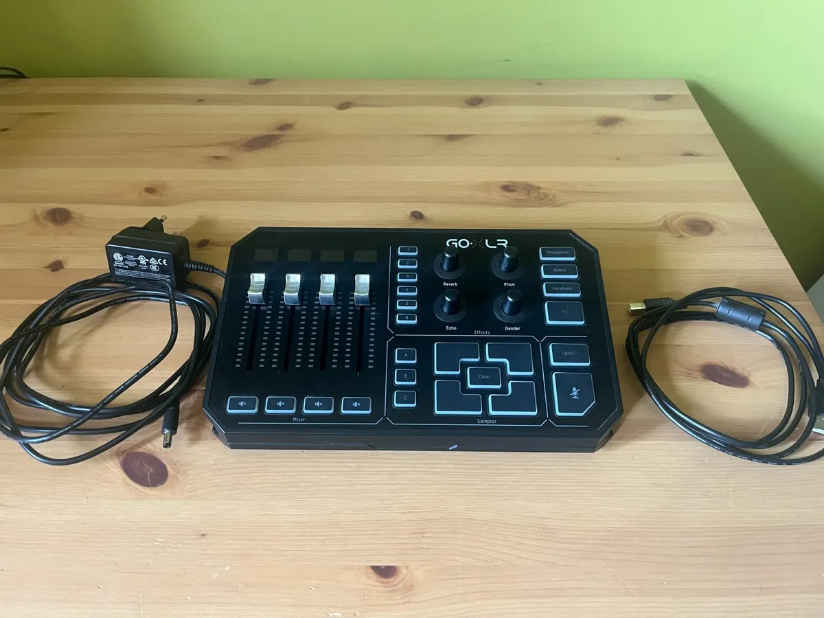 Excellent condition Tc Helicon GoXLR (Black) - Image 4