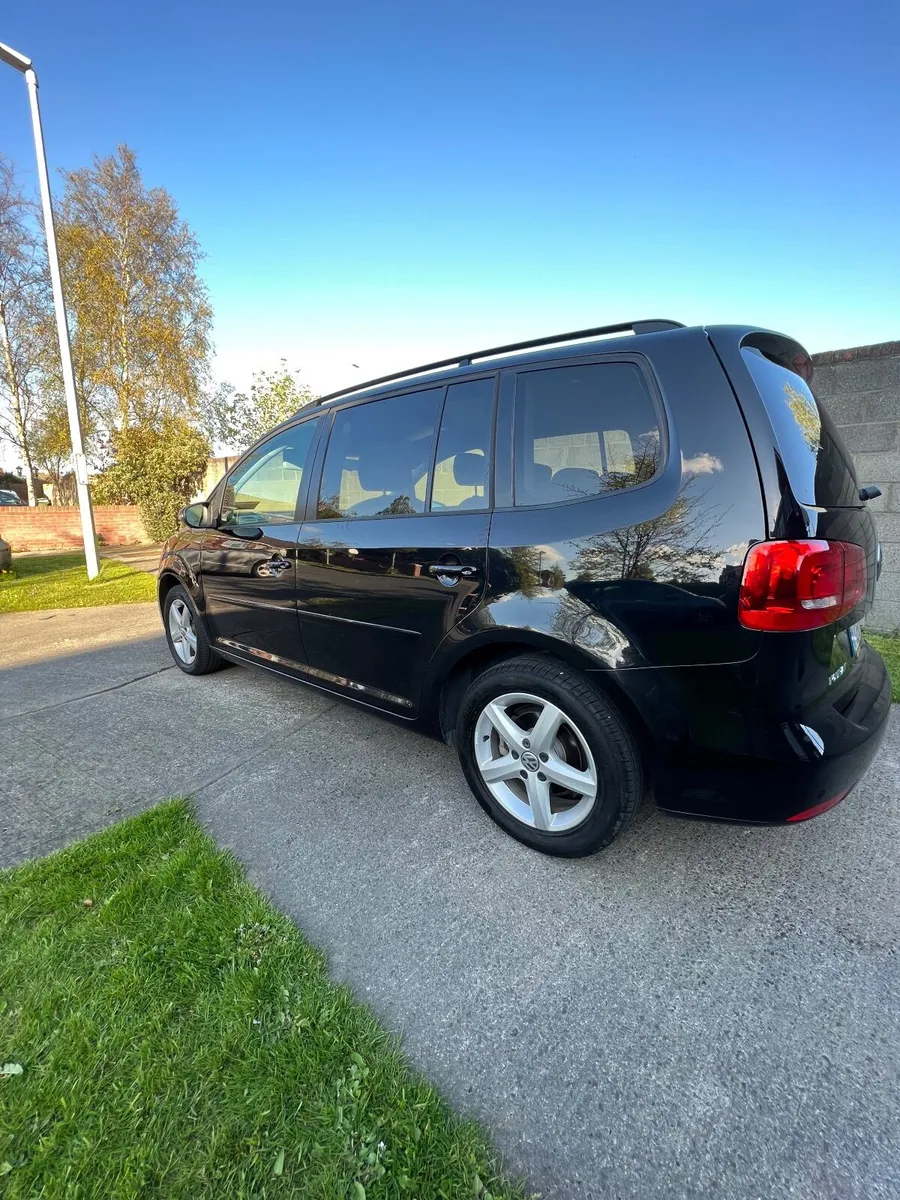 Volkswagen Touran 2014 - Image 2