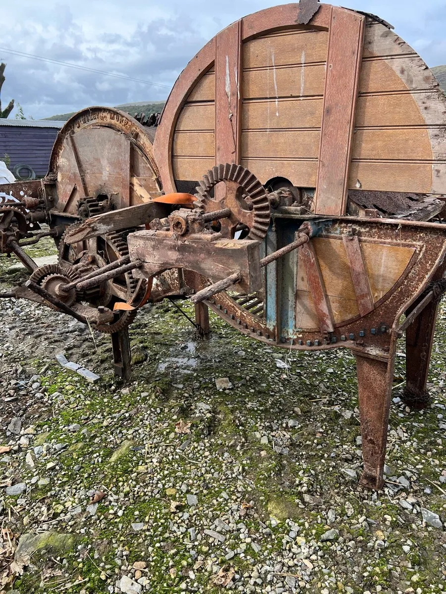 Threshing mill - Image 1