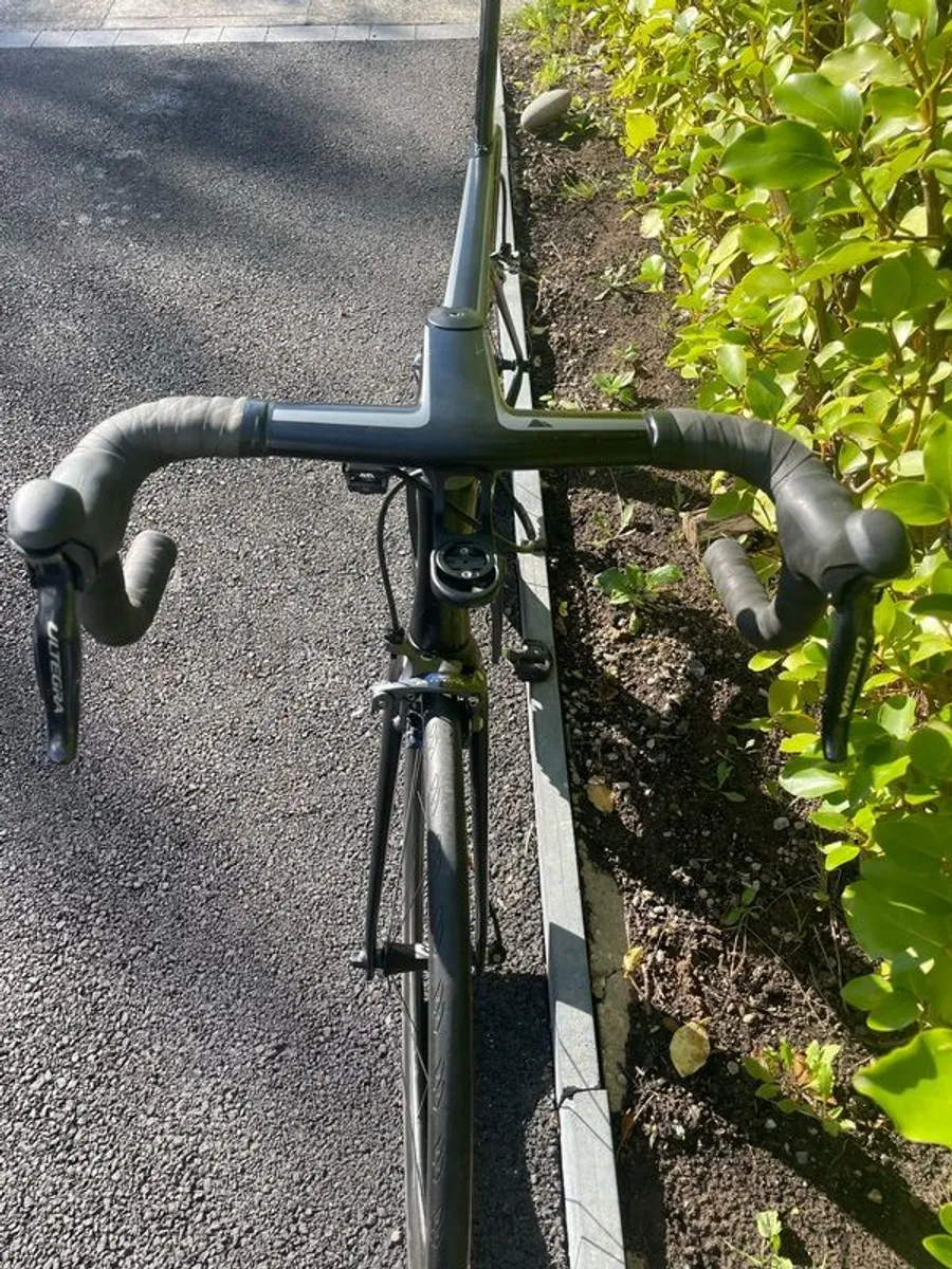Canyon Aeroad CF SLX 8.0 DI2 - Image 2