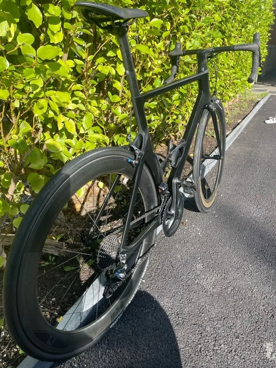 Canyon Aeroad CF SLX 8.0 DI2 - Image 3