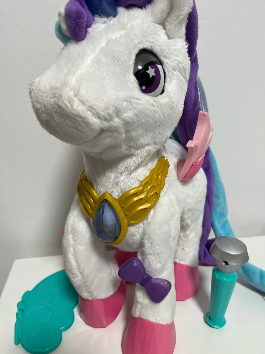 Myla The Magical Make-Up Unicorn - Image 1