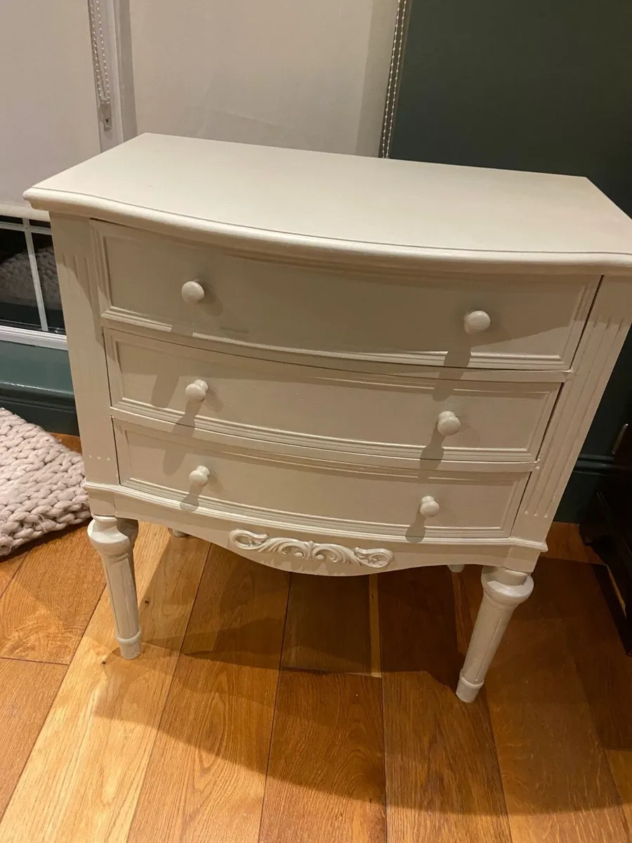 Chest of drawers - Image 1