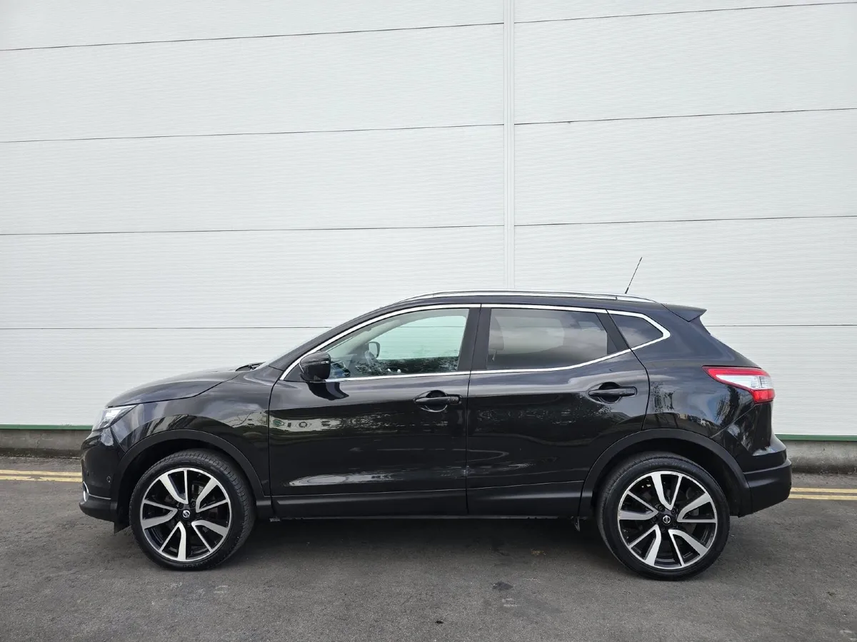 161 Nissan Qashqai TEKNA 1.6 Diesel Manual 6 Speed - Image 3